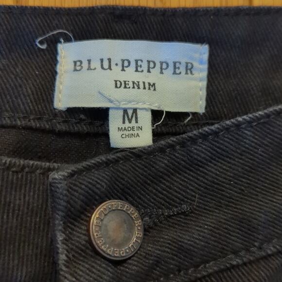 Blu Pepper Denim Straight Cropped, Embroidered Floral, Raw Hem Boho Jeans - Picture 4 of 5